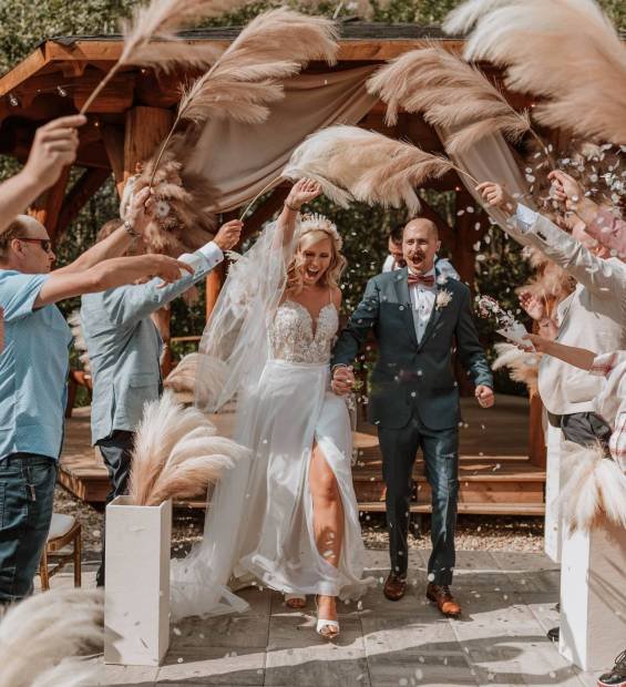 About Us #2 – The cornerstone experience – replace black and white carriage photo-min About Us #2 - The cornerstone experience - replace black and white carriage photo-min